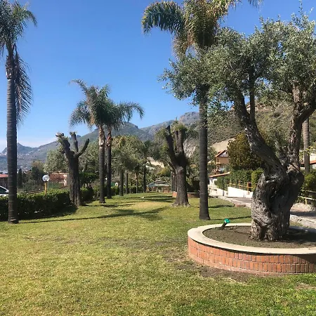 Vakantiehuis Delle Peonie Letojanni